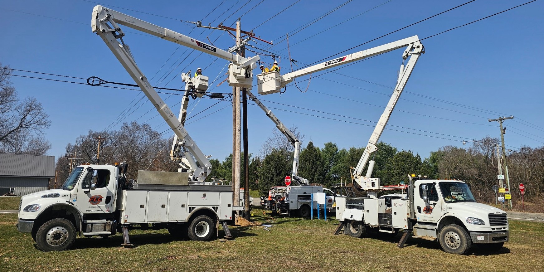 the outline of a bucket truck
